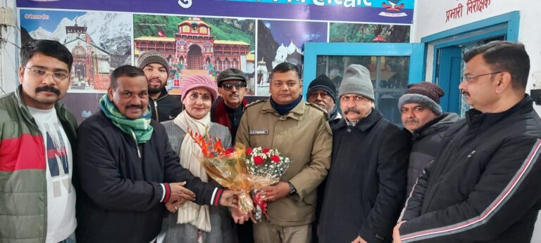 रूडकी कोतवाली सिविल लाइन प्रभारी देवेन्द्र सिंह चौहान ने कहा है कि रूडकी में अपराधों को रोकने तथा शान्ति व्यवस्था बनाने में स्थानीय नागरिकों का योगदान व सहयोग