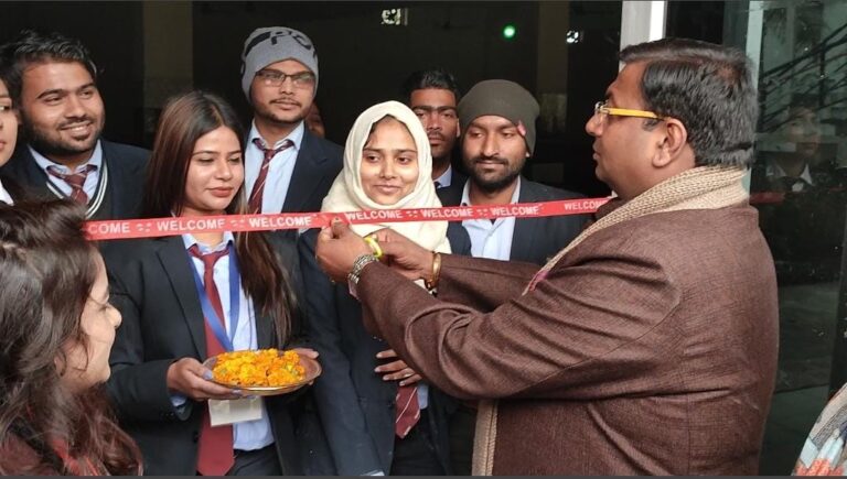 आज रूप चंद शर्मा एजुकेशन ट्रस्ट द्वारा संचालित बिशंबर सहाय ग्रुप ऑफ इंस्टीट्यूशंस रुड़की ने अपना 20 वा स्थापना दिवस बड़ी धूमधाम व हर्षोल्लास के साथ रंग कार्यक्रम आयोजित कर बनाया।