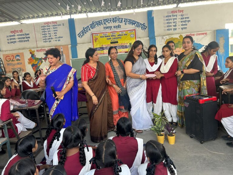 भारत विकास परिषद अविरल गंगा शाखा रुड़की ने अंतर्राष्ट्रीय बालिका दिवस के उपलक्ष्य में राजकीय विद्यालय में मेंसुरेशन और हाइजीन के प्रति छात्राओं को किया जागरूक और सैनिटरी पैड्स का किया निशुल्क वितरण
