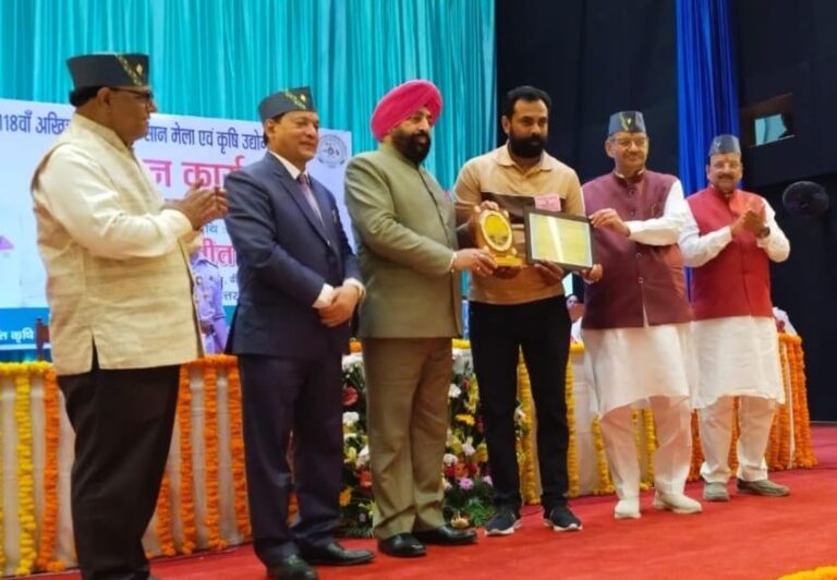 हरिद्वार जनपद के गांव कलालहटी निवासी निशांत चौहान को राज्यपाल और कृषि मंत्री ने किया सम्मानित,जैविक एवं प्राकृतिक गौ आधारित खेती प्रगतिशील किसान के रुप में किया गया सम्मान 