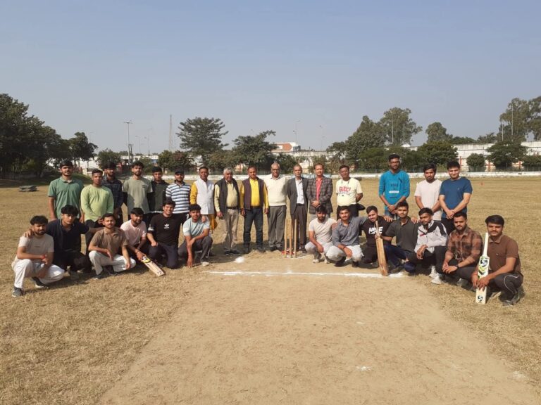खिलाडी की ऊर्जा को सकारात्मक एवं रचनात्मक दिशा प्रदान करने के लिए खेलों में प्रतिभाग आवश्यक