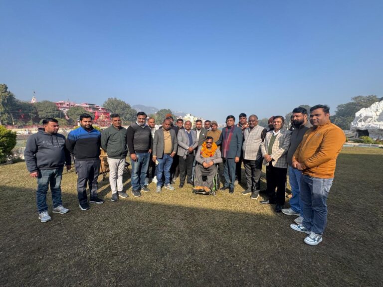 आज डैम कोठी हरिद्वार पर सुनील सैनी राज्य मंत्री से शिक्षण संस्थानों के अध्यक्ष सचिव एवं पदाधिकारी गणों ने मुलाकात कर स्वागत और अभिनंदन किया l